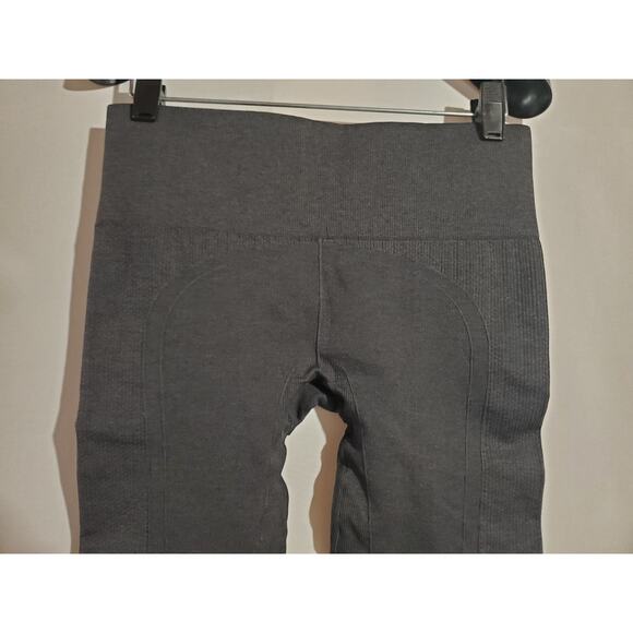 Lululemon Ebb to Street Seamless Ribbed Cuff Pants Womens Size 6 Gray Tights - Picture 7 of 10